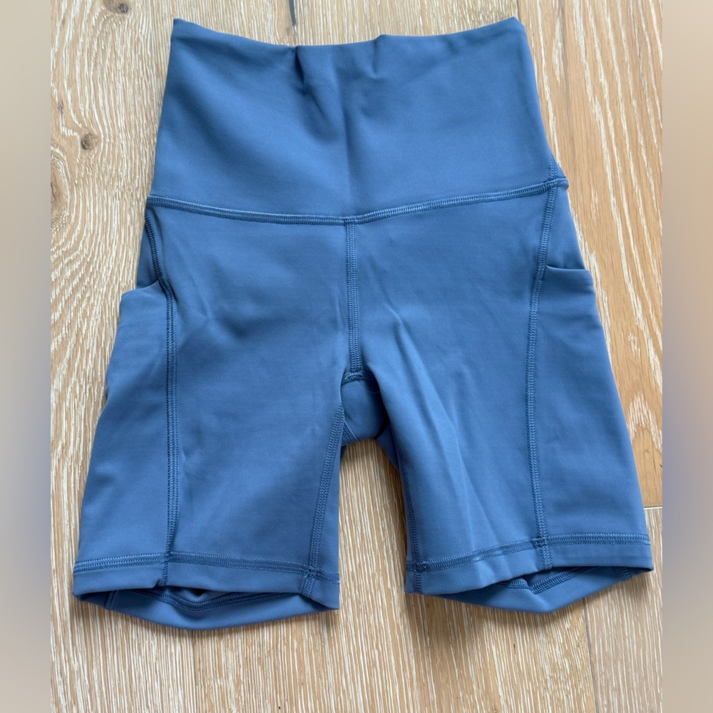 Lululemon Wonder Under High-Waisted Shorts with Pockets 6” Oasis Blue Size 2